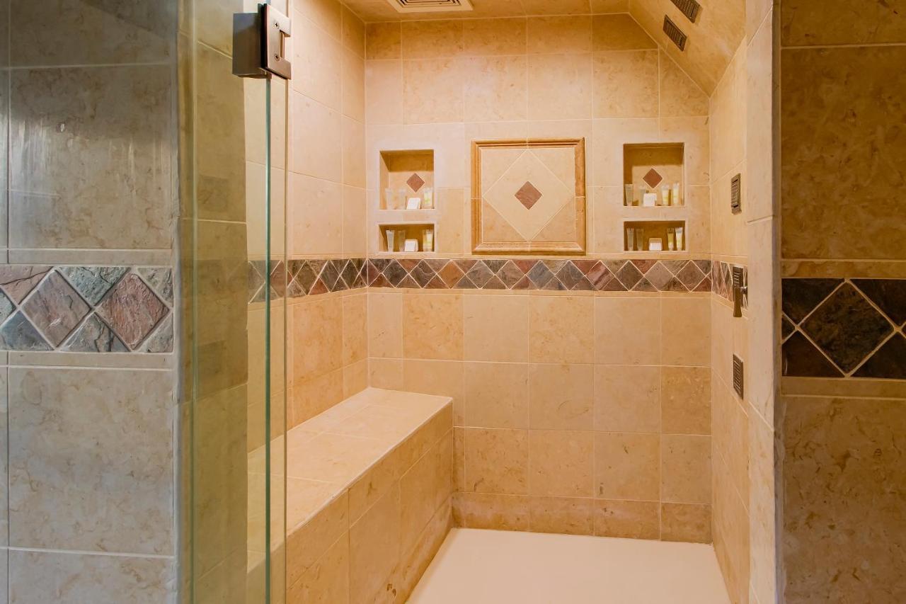 Oyo Pinewood Inn & Suites Silsbee Esterno foto